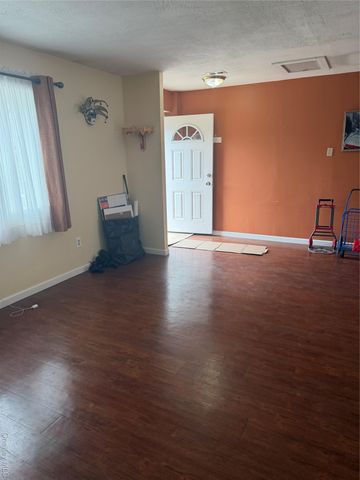 92 Gauguin Court 92, Middle Island, NY 11953