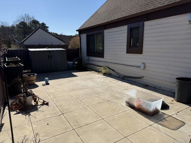 92 Gauguin Court 92, Middle Island, NY 11953