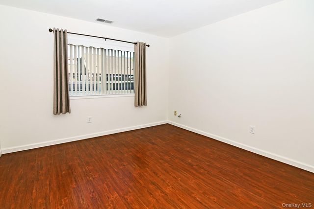 92 Gauguin Court 92, Middle Island, NY 11953