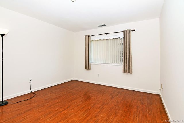 92 Gauguin Court 92, Middle Island, NY 11953
