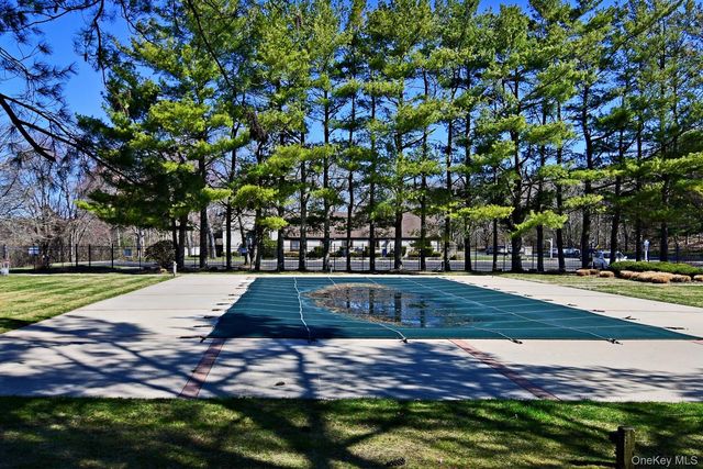 92 Gauguin Court 92, Middle Island, NY 11953