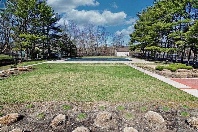 92 Gauguin Court 92, Middle Island, NY 11953