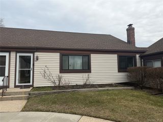 92 Gauguin Court 92, Middle Island, NY 11953
