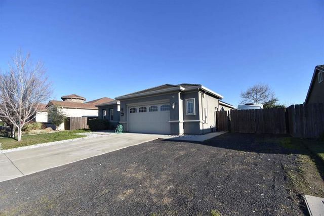 1110 Clearwater Creek Blvd, Manteca, CA 95336