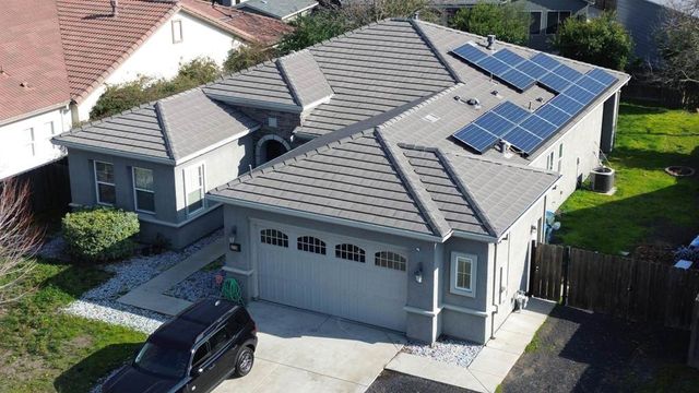 1110 Clearwater Creek Blvd, Manteca, CA 95336