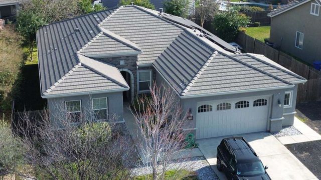 1110 Clearwater Creek Blvd, Manteca, CA 95336