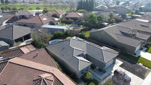 1110 Clearwater Creek Blvd, Manteca, CA 95336