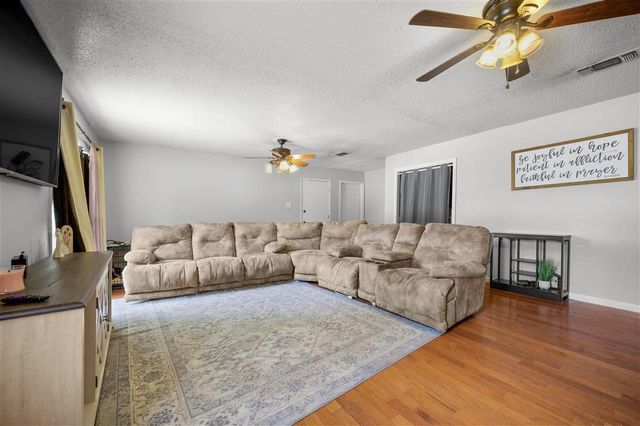 105 Allen Avenue, Leesville, LA 71446