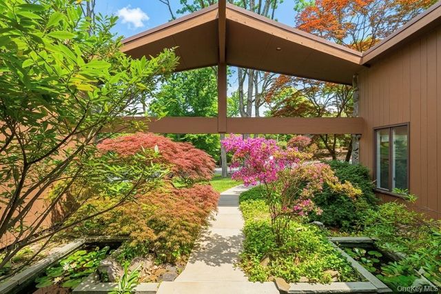 1 Druid Court, Montebello, NY 10901