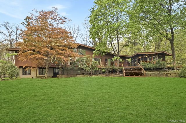 1 Druid Court, Montebello, NY 10901