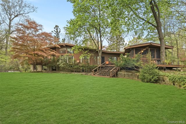 1 Druid Court, Montebello, NY 10901