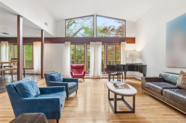 1 Druid Court, Montebello, NY 10901