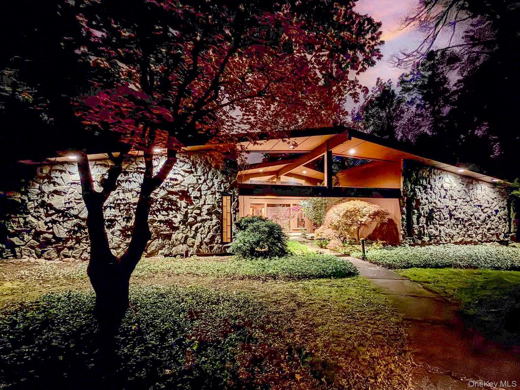 1 Druid Court, Montebello, NY 10901