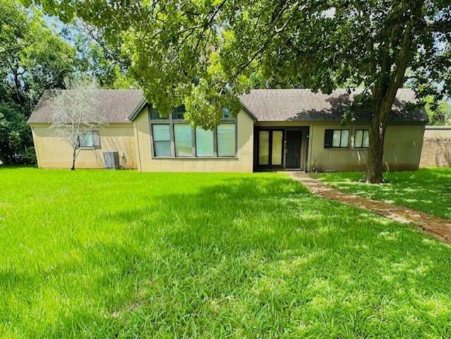 1628 Kelving Way, Wharton, TX 77488