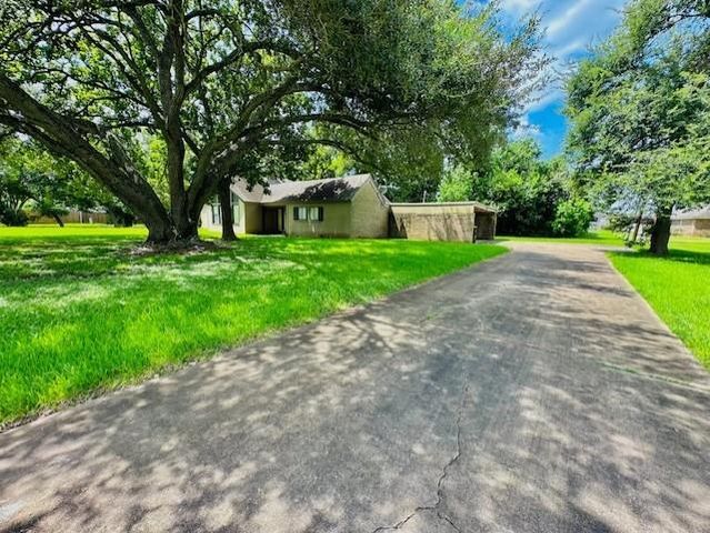 1628 Kelving Way, Wharton, TX 77488