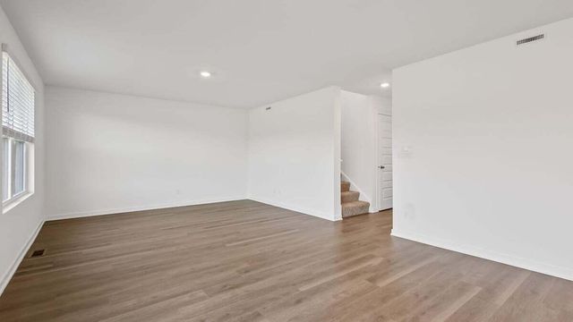 120 Cressmoor Boulevard, Hobart, IN 46342