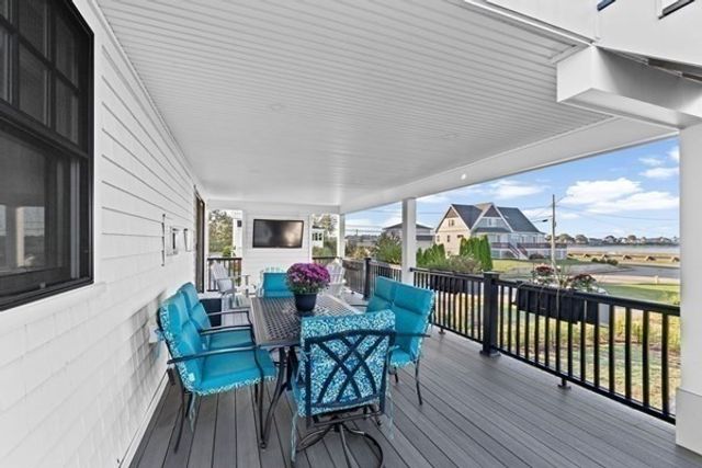 5 Vernon Avenue, Hull, MA 02045