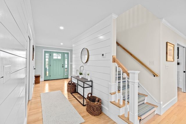 5 Vernon Avenue, Hull, MA 02045