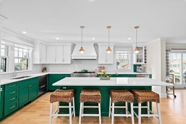 5 Vernon Avenue, Hull, MA 02045