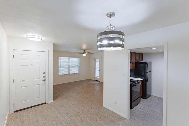 8405 Bent Tree Road 2824, Austin, TX 78759