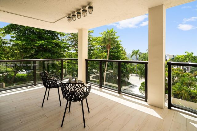 2575 S Bayshore Dr 5B, Coconut Grove, FL 33133