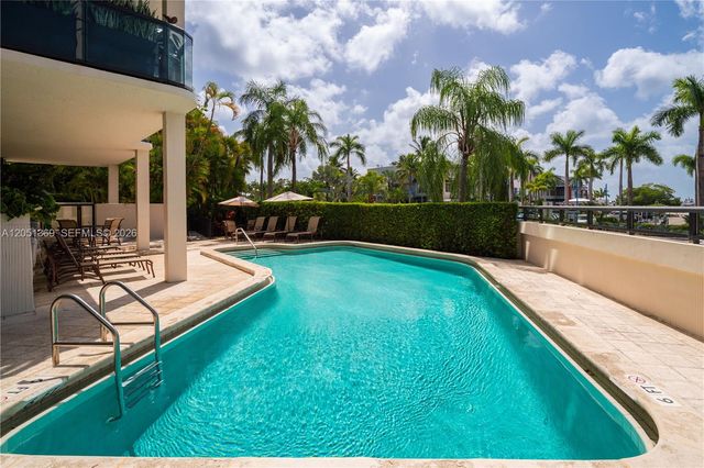 2575 S Bayshore Dr 5B, Coconut Grove, FL 33133