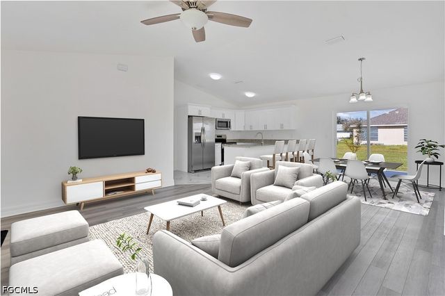 418 NW 13th TER, Cape Coral, FL 33993