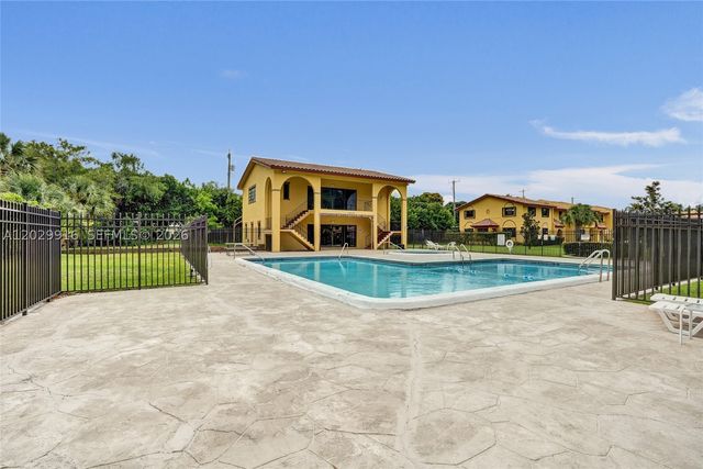 2613 NW 47th Ter 202, Lauderdale Lakes, FL 33313