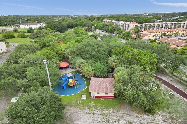 2613 NW 47th Ter 202, Lauderdale Lakes, FL 33313
