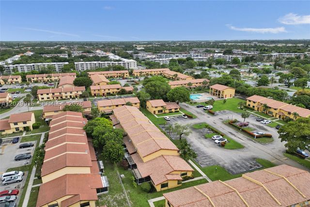 2613 NW 47th Ter 202, Lauderdale Lakes, FL 33313