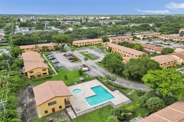 2613 NW 47th Ter 202, Lauderdale Lakes, FL 33313