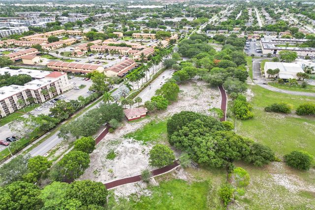 2613 NW 47th Ter 202, Lauderdale Lakes, FL 33313