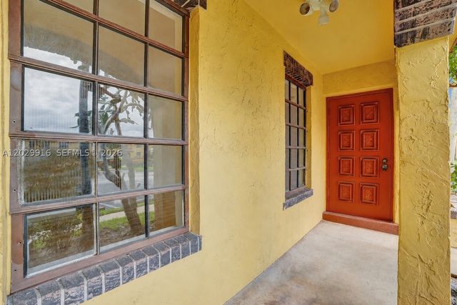 2613 NW 47th Ter 202, Lauderdale Lakes, FL 33313