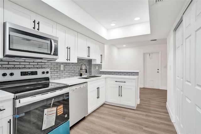 2613 NW 47th Ter 202, Lauderdale Lakes, FL 33313