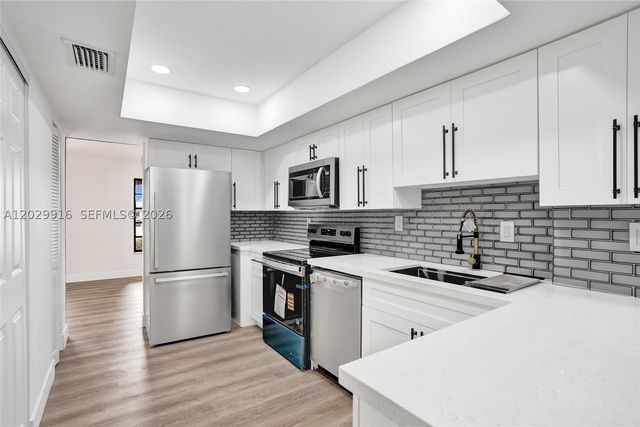 2613 NW 47th Ter 202, Lauderdale Lakes, FL 33313