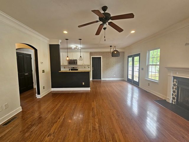 4323 Barnes Cove Dr, Nashville, TN 37211