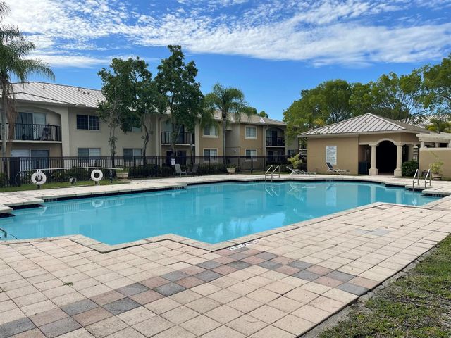 1700 S CRESTWOOD Court S 1709, Royal Palm Beach, FL 33411