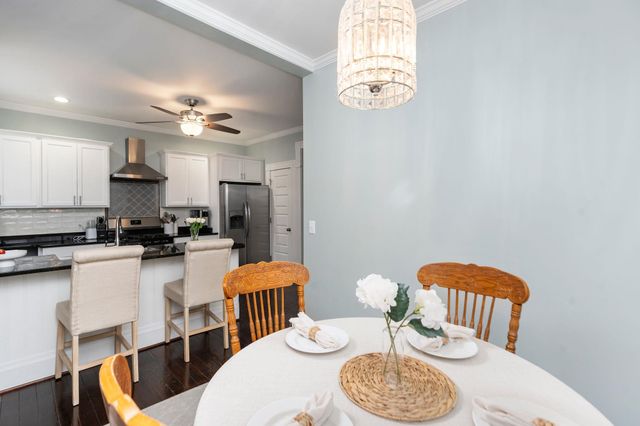 818 N AUGUSTA ST, Staunton, VA 24401