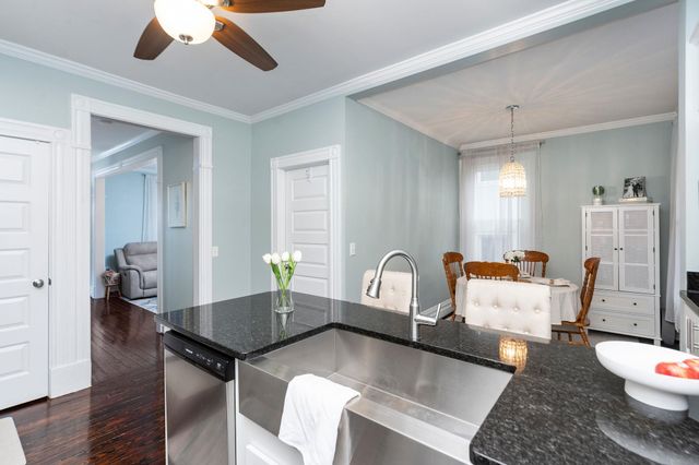 818 N AUGUSTA ST, Staunton, VA 24401