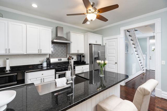 818 N AUGUSTA ST, Staunton, VA 24401