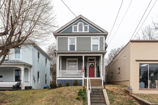818 N AUGUSTA ST, Staunton, VA 24401