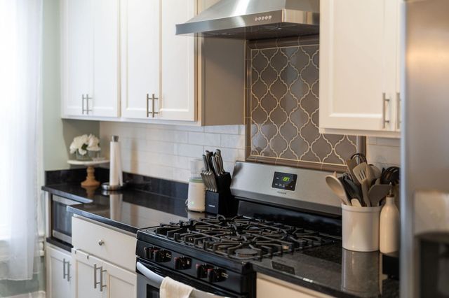 818 N AUGUSTA ST, Staunton, VA 24401