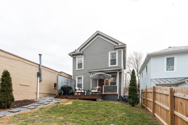 818 N AUGUSTA ST, Staunton, VA 24401