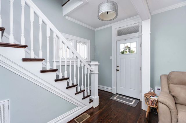 818 N AUGUSTA ST, Staunton, VA 24401