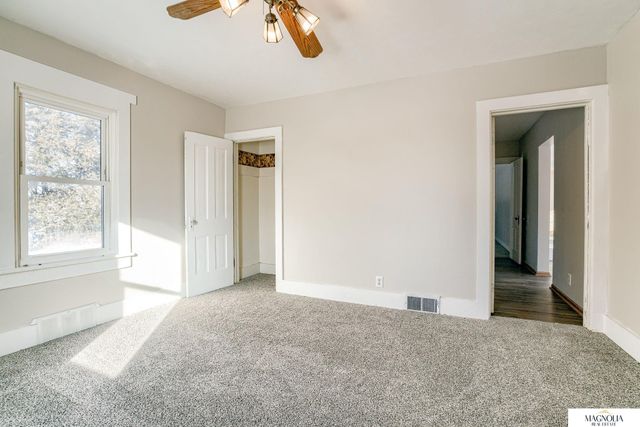 5042 E Sargent Road, Beatrice, NE 68310