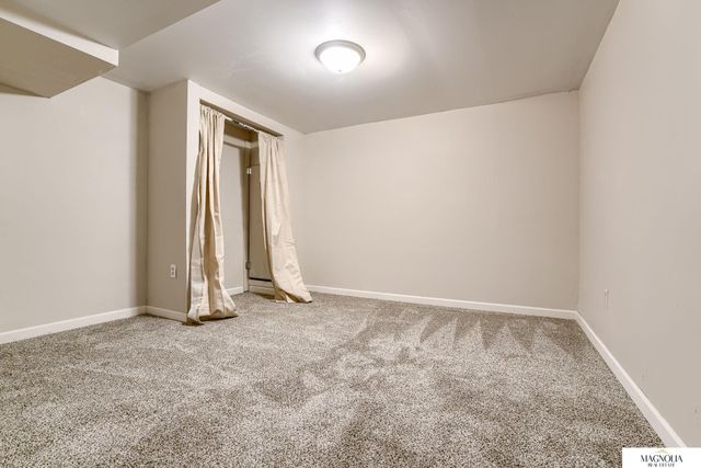 5042 E Sargent Road, Beatrice, NE 68310