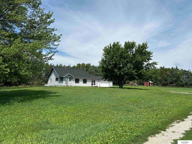 5042 E Sargent Road, Beatrice, NE 68310