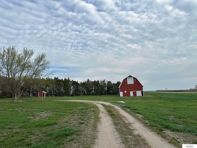 5042 E Sargent Road, Beatrice, NE 68310