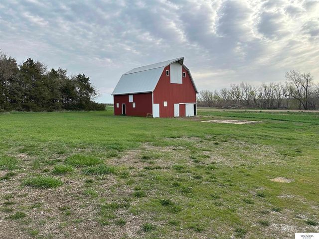 5042 E Sargent Road, Beatrice, NE 68310