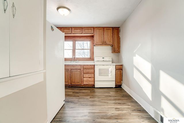 5042 E Sargent Road, Beatrice, NE 68310